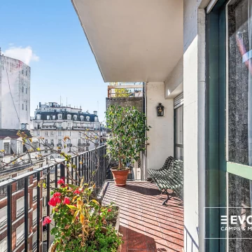 Venta departamento 3 dormitorios y dependencia en Recoleta