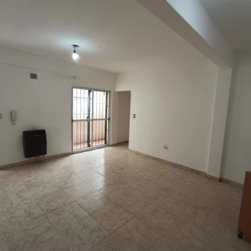 Venta de 3 ambientes tipo duplex en Villa Luzuriagaga