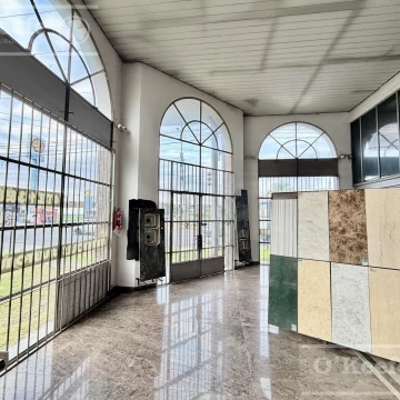 Local comercial con oficina y galpon en venta, Quilmes. Excelente ubicación para diversos rubros.
