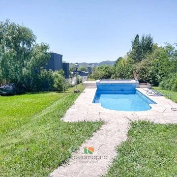 Vistas a la montaña, pileta. Casa en venta en Potrero de Garay