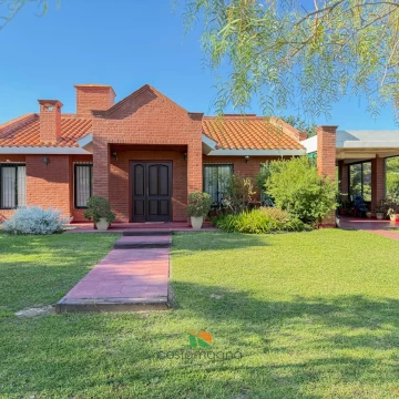 Casa Planta Baja 4 dormitorios - Viejo Algarrobo