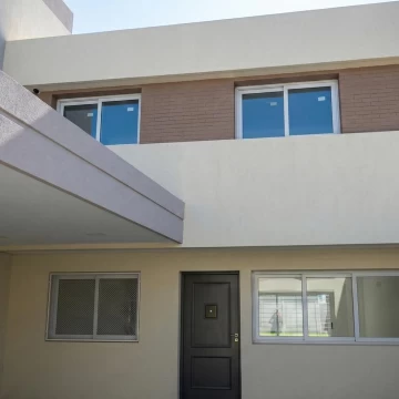 Duplex en Claros del Bosque.