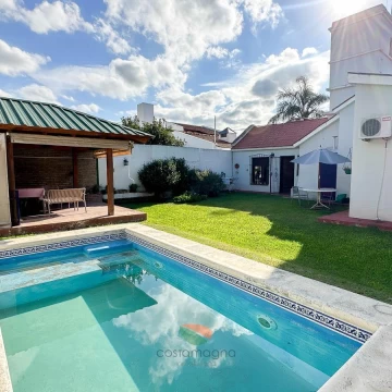 Casa de 3 dormitorios en Villa Belgrano Apto Crédito