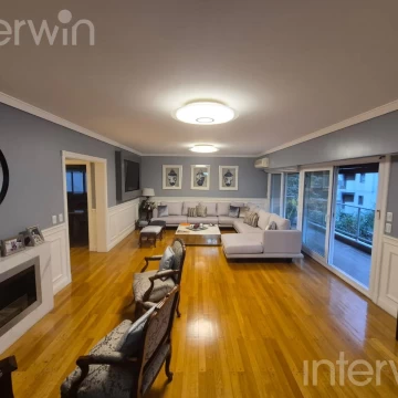 Departamento en VENTA de 5 ambientes con dependencias y cochera Fija en Belgrano