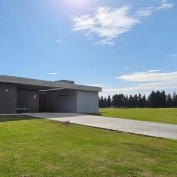 VENTA CASA AREA 60 LA VICTORIA POLO CLUB 3 DORMITORIOS CON VISTA AL POLO