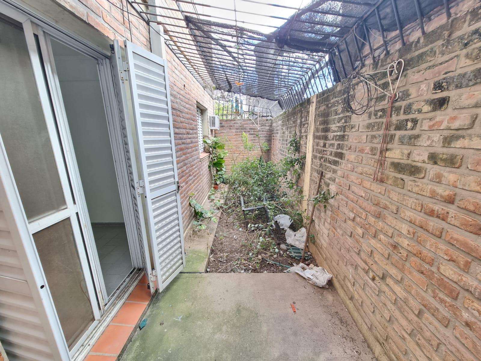 Patio con rejas