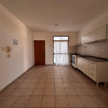 Departamento de 1 dormitorio en alquiler. Con cochera. La Plata