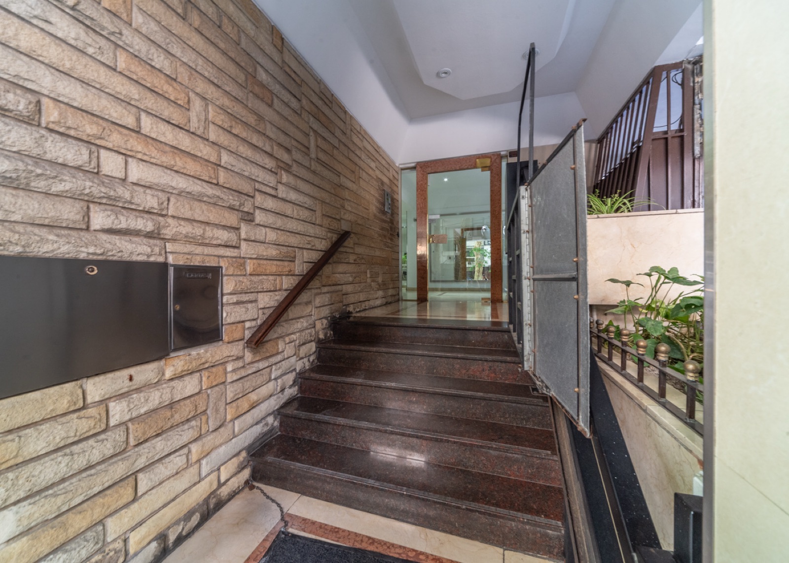 Ingreso edificio
