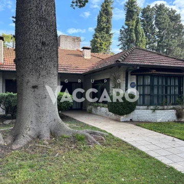 Venta de Quinta 5 ambientes en Moreno