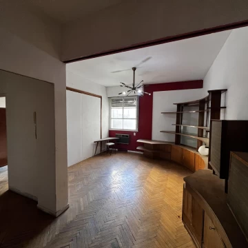 Departamento de tres ambientes a Remodelar en Almagro!