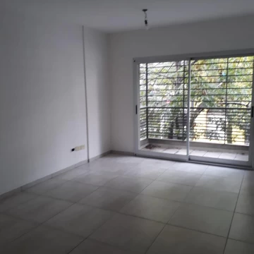 Semipiso 2 ambientes con patio y amenities en Caballito