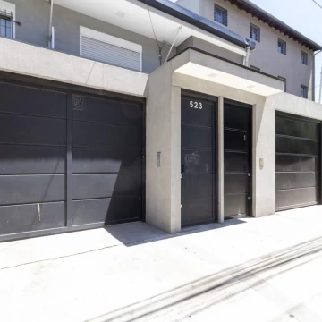 OPORTUNIDAD PH duplex  de 3 amb con cochera, frente al Hindu Club.