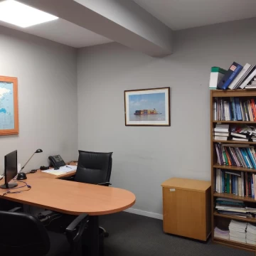 Alquiler piso de oficinas amoblado al frente en Maipú y Lavalle