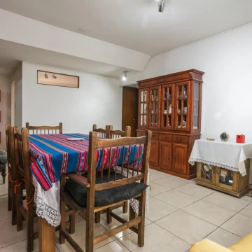 Departamento de 4 ambientes con cochera a 2 cuadras del Parque Rivadavia!