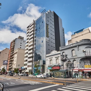 ESPACIOS MODERNOS Y FLEXIBLES DE JERARQUIA