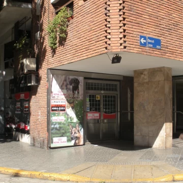 EN ESQUINA, EN VENTA ZONA BARRIO NORTE