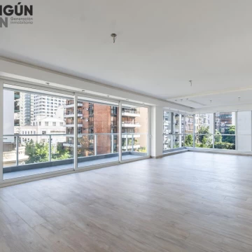 SEMIPISO DE 4 DORMITORIOS CON DEPENDENCIA EN PALERMO