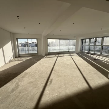 Oficina a estrenar planta libre en piso 11 – 98 m² en Recoleta