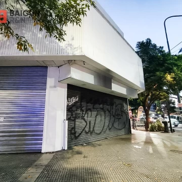 EN ESQUINA, IDEAL ZONA COMERCIAL!