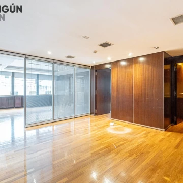 Bloque de 2 Pisos Completos 902m2 | Torre Clase A | 4 Cocheras | Centro