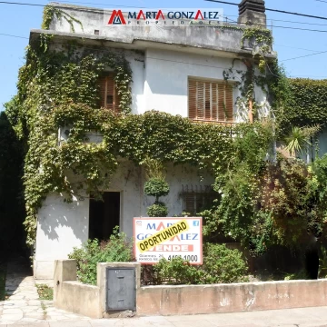 CASA  VENTA A RECICLAR  FRENTE AL COLEGIO WARD