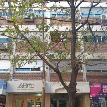 Ramos Mejia norte depto. de cuatro ambientes con cochera