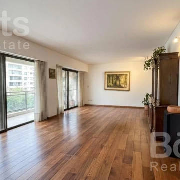 Piso exclusivo de 4 ambientes mas 2 cocheras fijas en Boulevar Charcas, Palermo