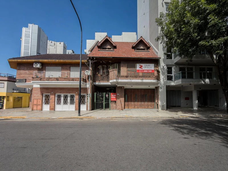 VENTA • BELGRANO • CASA • 5 AMBIENTES • COCHERA • A RECICLAR