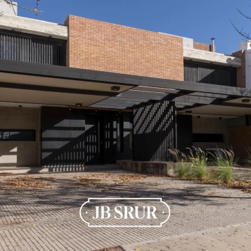 Dúplex en venta de 3 dormitorios en Greenville 2