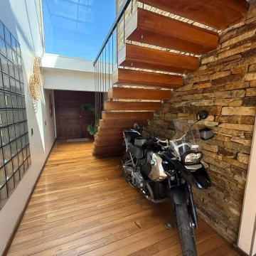 Casa Alquiler en Av Juan Domingo Peron 4100