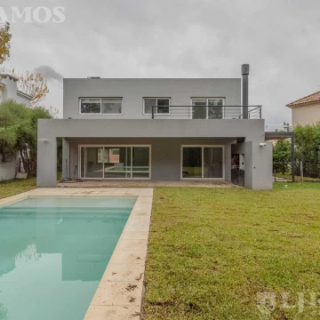 Casa con 3 dormitorios en venta  en Los Sauces - Nordelta