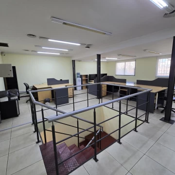 Oficina comercial apta vivienda Pasaje de la Piedad