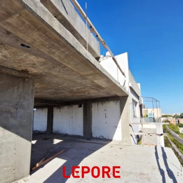 3 ambientes de 113 m2 con balcón al frente, muy luminoso y funcional 