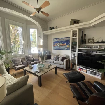 Venta de Casa 7 Ambientes Estilo Inglés Reciclada en Villa Devoto