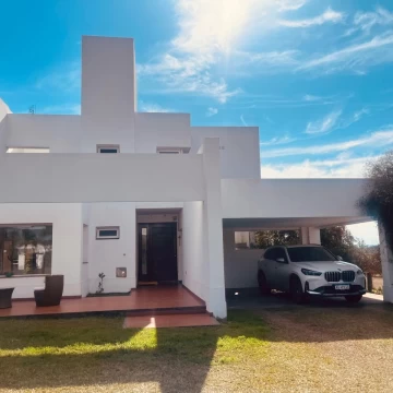 Casa Venta en CLUB DE CAMPO LAS MORITAS R305 km9 300