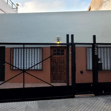 Casa Venta en Venta Casa 2 dormitorios Centeno 700