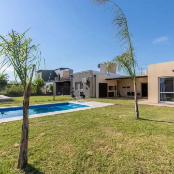 Casa Venta en Venta Casa con Pileta Lubich 100