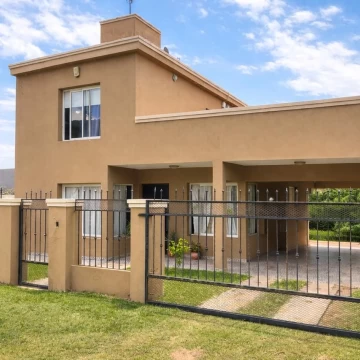 Casa Venta en Rawson 200