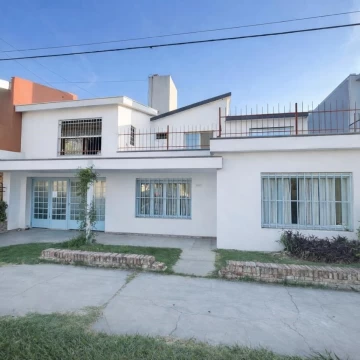 Casa Venta en Francisco lopez correa 2300