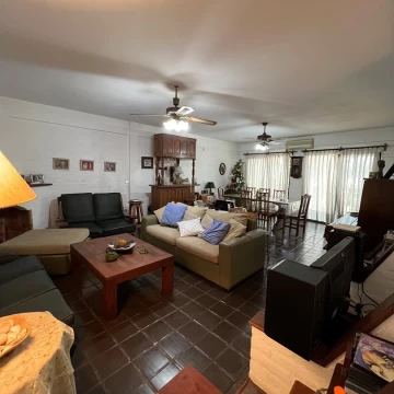 Casa Venta en TACUARI 1600