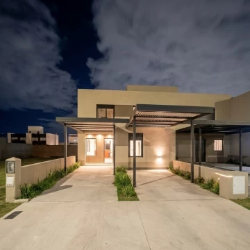 Casa Venta en Cañada de Gomez 100