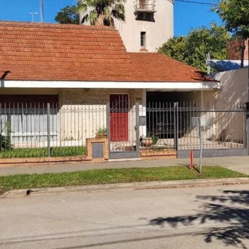 Casa Venta en escribano luis morelli 200