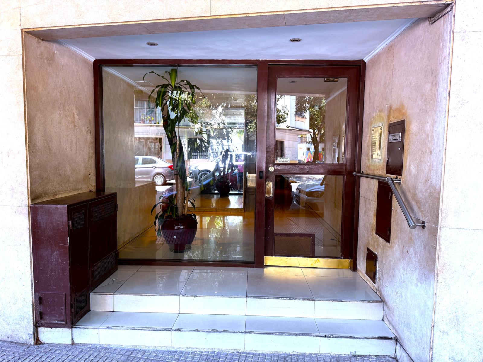 Venta Depto 4 Ambientes con Depcia Patio Jardín en Recoleta - 3