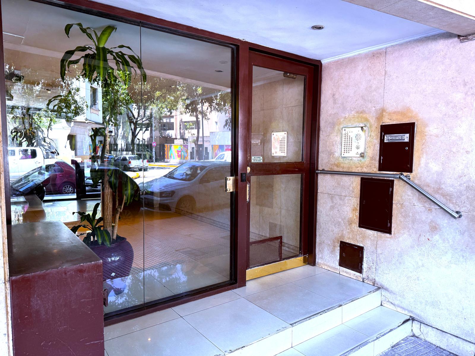 Venta Depto 4 Ambientes con Depcia Patio Jardín en Recoleta - 4