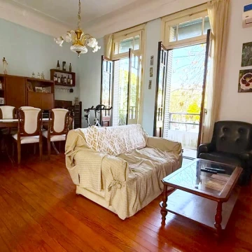 Venta Casa en Block 8 Ambientes 2 Plantas Cochera Terraza en Parque Patricios