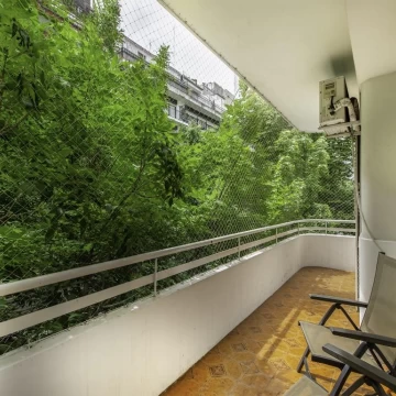 Departamento en alquiler en Palermo. Living comedor 3 dormitorios (1 suite) 2 baños Balcón 1 cochera