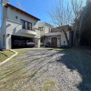 Casa en Country Lomas de la Carolina
