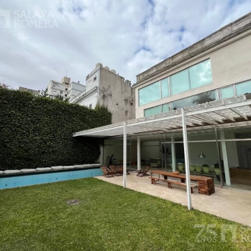 Casa en venta con jardin y pileta 7 ambientes en la mejor zona de Olivos