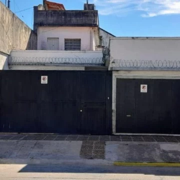 VENTA CASA 3 AMBIENTES CON COCHERAS