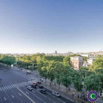 Vista al RÍO y Parque Thays - Semipiso Alto de 3 amb c/ Dep Balcón en RECOLETA